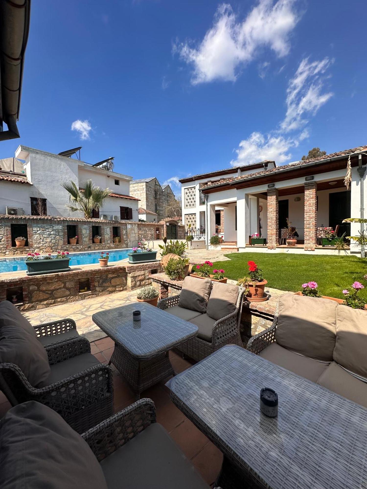 Akay Hotel Selçuk Bagian luar foto